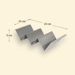 Supporto per tacos in acciaio inox da 23 cm con tre scomparti, larghezza 10 cm e altezza 5 cm.
